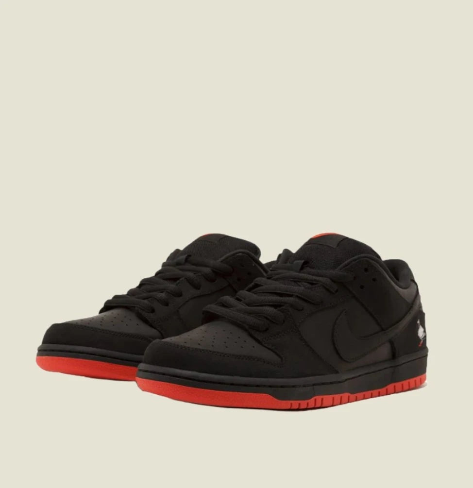 SB DUNK LOW BLACK PIGEON