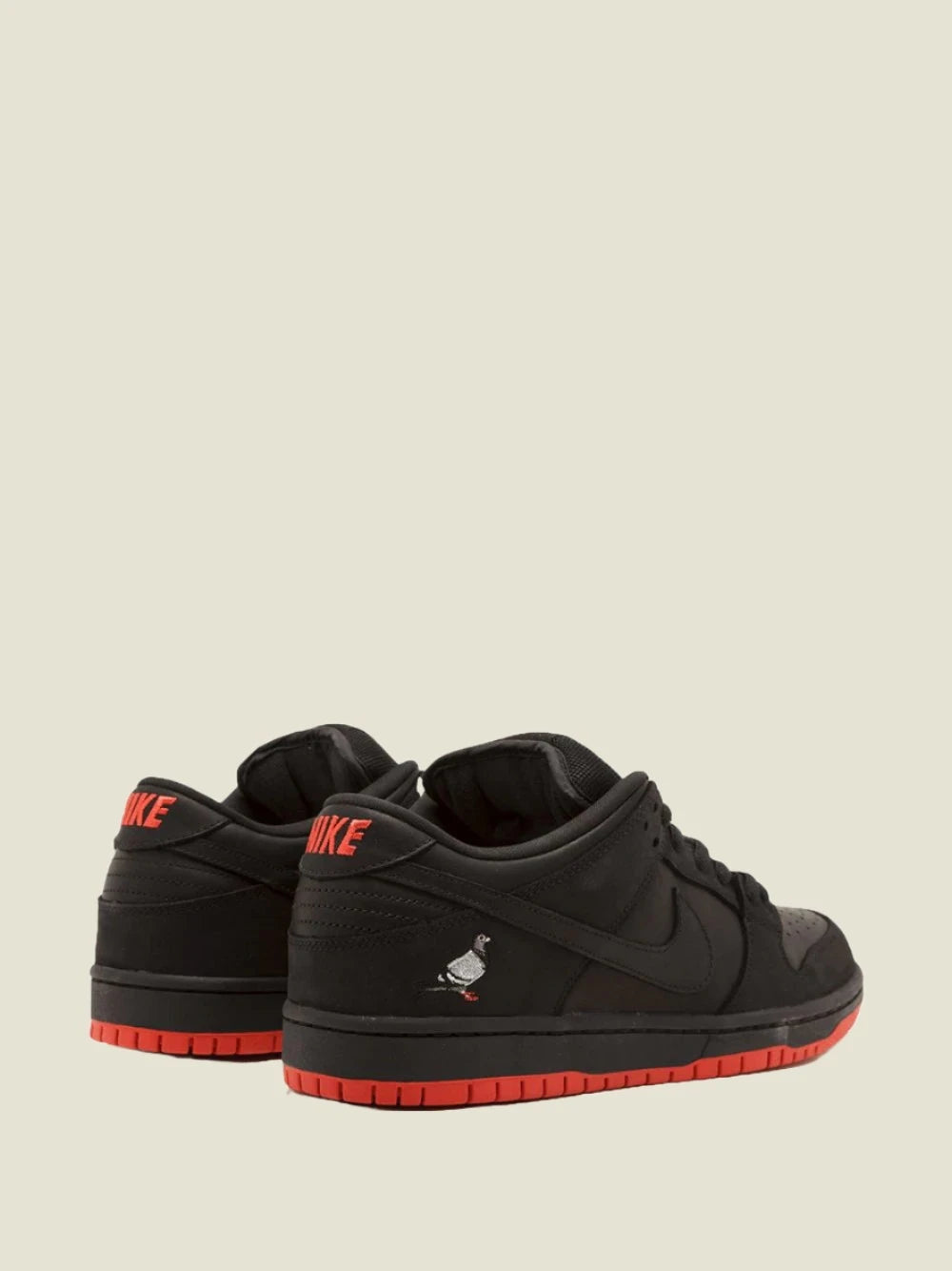 SB DUNK LOW BLACK PIGEON