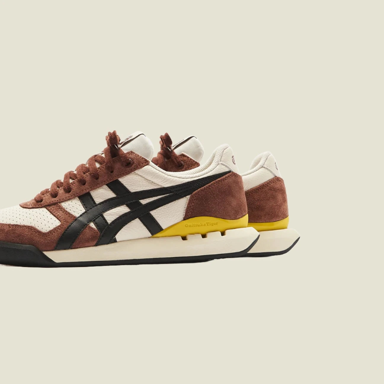 ONITSUKA TIGER ULTIMATE 81 EX'BIRCH AND BLACK'