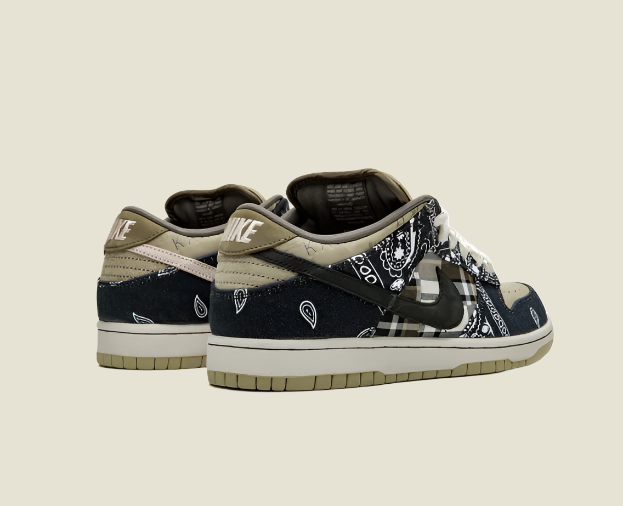 SB DUNK LOW X TRAVIS SCOTT