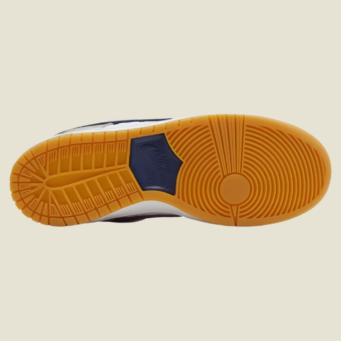 SB DUNK LOW X RAYSSA LEAL