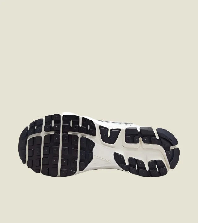 ZOOM VOMERO 5 'PHOTON DUST AND METALLIC SILVER'